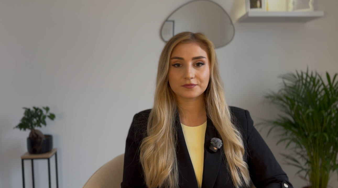 Video laden: 0:00 Hallo und herzlich willkommen hier bei Finanzfall. Mein Name ist Kelly, ich bin die Gründer in dieses Unternehmens und wir helfen unternehmerinnen und Unternehmern, wie dir, in Rekordzeit ein profitables Online-Business aufzubauen.0:13 Warum scheitern momentan so viele Menschen da draußen? Sie haben vielleicht Ideen, Motivationen, sogar eigene Produkte. Du versinkst momentan aber im Technik, in Funnels, in Contentplanung, oder in irgendwelchen Halkeherzigen-Systemen.0:27 Am Ende fehlt das Fundament, um wirklich umsatz machen zu können. Genau hier setzt unser Backend Empire an. Wir bauen dir dieses Fundament professionell, automatisiert und verkaufspsychologisch optimiert.0:40 Dein individuelles Business-Ökosystem auf Website, aus Funners, Automations, KI-Bots, Email Marketing und Produkten steht, alles Schlüsselfertig bereit für dich, dann für you.0:51 Du gewinst wertvolle Zeit kannst dich endlich auf das wesentliche Konzentrieren und von Anfang an skalieren. Der Liffor, keine technischen Experimenten mehr, keine endlosen To-Do-Listen mehr, sondern ein fertiges System, das Support Geld einspielen kann.1:05 Alles ist modular aufgebaut, sodass du später einfach erweitern kannst. Wir übernehmen die Arbeit im Hintergrund und du fokussierst dich aufvertrieb, wachst du und deine Kunden.1:16 Das, was wirklich zählt, klick jetzt hier auf den Warten und sicher dir dein kostenloses und verbindliches erstgespräch. Ich freue mich dich bald im Korte sehen.